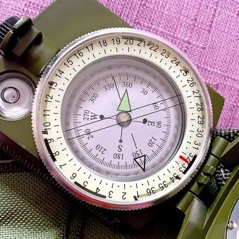 Predám vojenský kovový kompas - 4