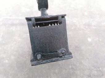 Predám starožitná žehlička - 4