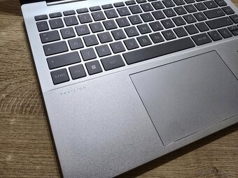 Najnovsi HP Pavilion Plus 14 OLED s 32gb ram core ultra 7 pr - 4
