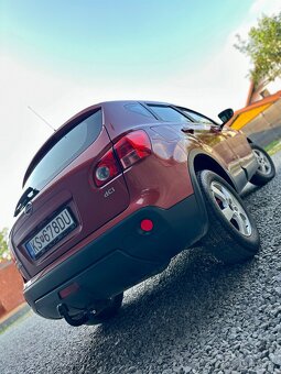 NISSAN Qashqai 2.0dci 110kw 4x4 - 4