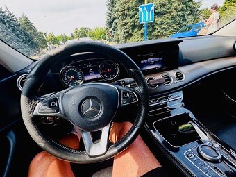 Mercedes E200 - 4