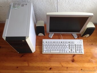 Retro počítač SIEMENS - 4