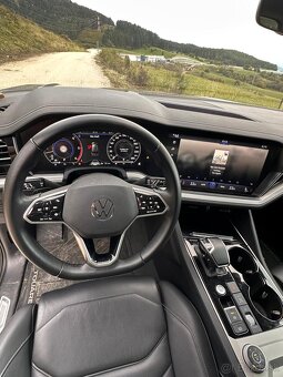 Predám VW touareg 2023 , vzduchový podvozok, možný odpočet d - 4