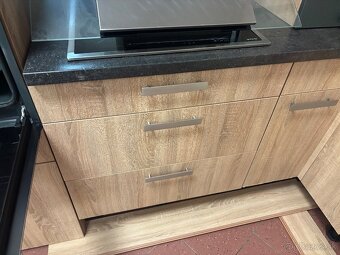 Prodám krásnou zánovní kuchyň Nobilia vertico - 4