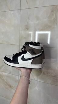 AIR JORDAN 1 RETRO HIGH DARK MOCHA - 4