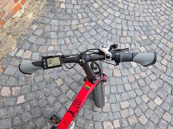Elektrobicykel Bezior XF200 - 4