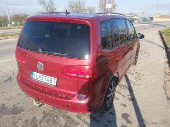 Volkswagen Touran 2.0 TDI Highline - 4
