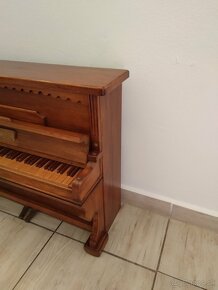 Predám krásny drevený klavír - 4