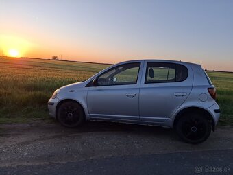 Toyotu Yaris - 4