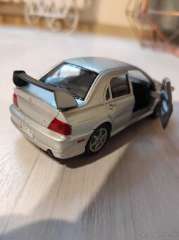 Mitsubishi Lancer - 4