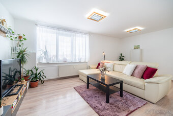 Na predaj 2-izbový byt s balkónom a pivnicou v pokojnej čast - 4