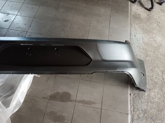 Predám nový zadný nárazník na Ford Mustang 5.0 GT - 4