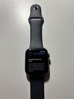 Apple Watch SE 44 mm - 4