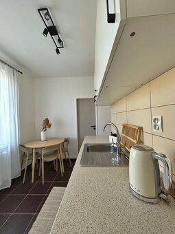 Na prenájom zariadený 2 izbový byt balkón Hospodárska Trnava - 4