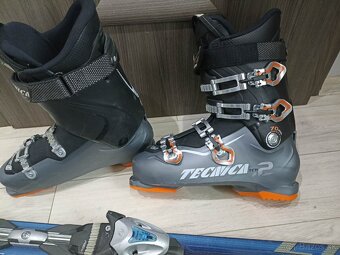 lyže salomon a lyžiarky - 4