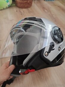 Predám úplne novú helmu na skuter xxl - 4