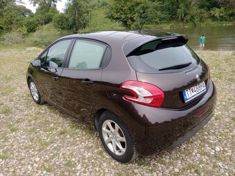 Peugeot 208 - 4