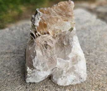 18mm čistý kryštál topazu, krištáľu a muskovitu v pegmatite - 4