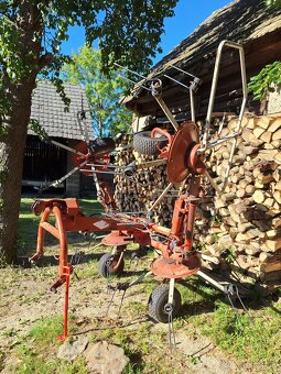 Predám rozstriasač Kuhn 5m záber - 4