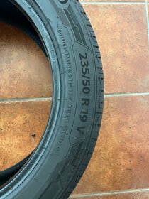 235/50 R19 - 4