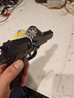 hračkárska pištol na kapsule
na predaj kapslovka - 4