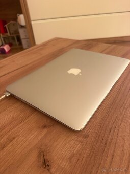 Apple MacBook Air - 4
