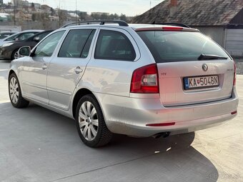 Škoda Octavia Combi 2.0 TDI Elegance DSG - 4