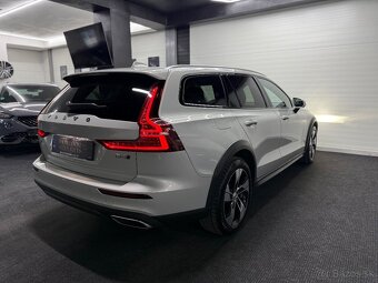 Volvo V60 CROSS COUNTRY 2.0d 140kw 4x4 1majiteľ - 4