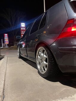 VW Golf 4 - 4