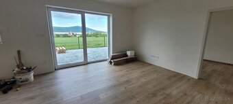 SKOLAUDOVANÉ Na predaj 3 izb. RD, Red oak, Lužianky - 4