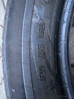 Predám zimné pneumatiky Barum 225/55 R17 V XL - 4