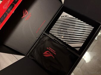 ROG THOR 1200W Platinum II - 4