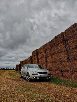 Volkswagen Golf 5 - 4