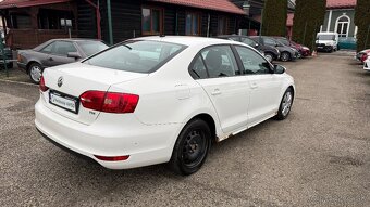 Volkswagen Jetta 1.6 TDI Comfortline - 4
