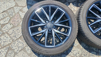 5x114,3 R17 --- TOYOTA COROLLA - 4
