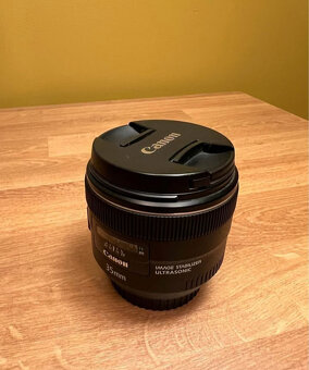 Canon EF 35mm f/2 IS USM - 4