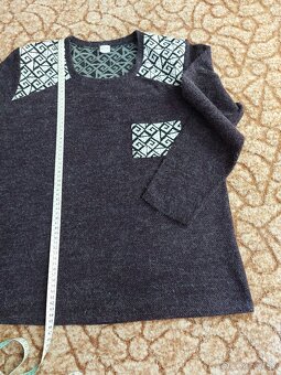 Fialový pulóver - 4