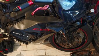 Honda CBR 1000 rr - 4