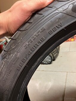 Goodyear 225/45 R19 RSC letné - 4