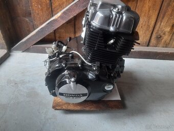 Perfektní motor Honda CM 400T, CB400N - 4
