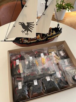 Lego Castle - The Raven Claw loď aj s unikátnou družinou - 4