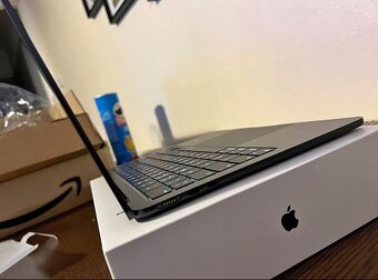 Apple macbook air 2022 - 4