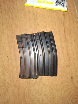 Airsoft zbraň M4 - 4