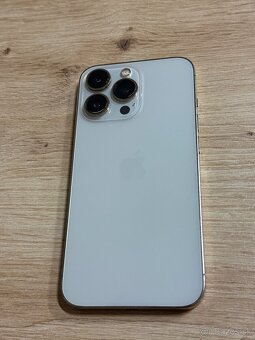 Predám Apple IPhone 13 PRO 256GB Gold Bežné Známky - 4