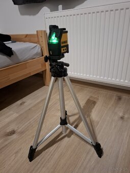 krížový laser DeWalt DW088CG - 4