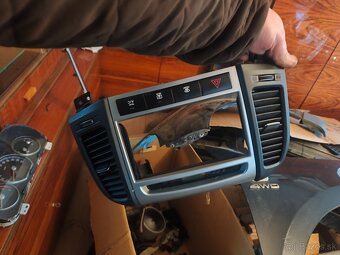 Predám Diely interiéru Hyundai Santa fe rv 2008 - 4