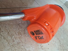 Strunová kosačka Black & Decker 9" Cut z Ameriky na 120V - 4
