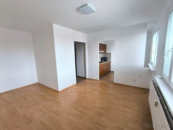 1 izbový byt na PREDAJ - KOMÁRNO - 4