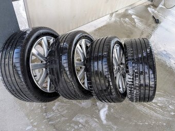 Predám originálne VW elektróny R17 + letne pneu 235/45 - 4