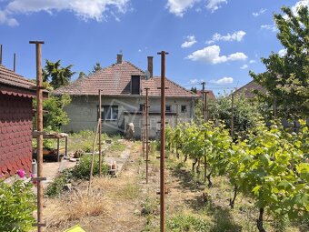 RD v pôvodnom stave na pozemku o veľkosti 976m2, všetk… - 4